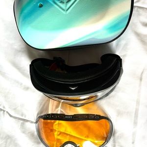 Roxy snowboarding goggles